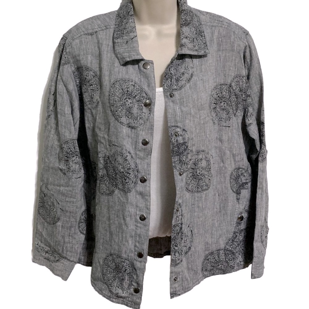 CHICOS Design Gray Black Medallions Snap Front LINEN Long Sleeves Medium Size 1